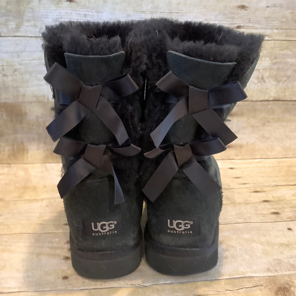 Ugg Bailey Bow boots size 7